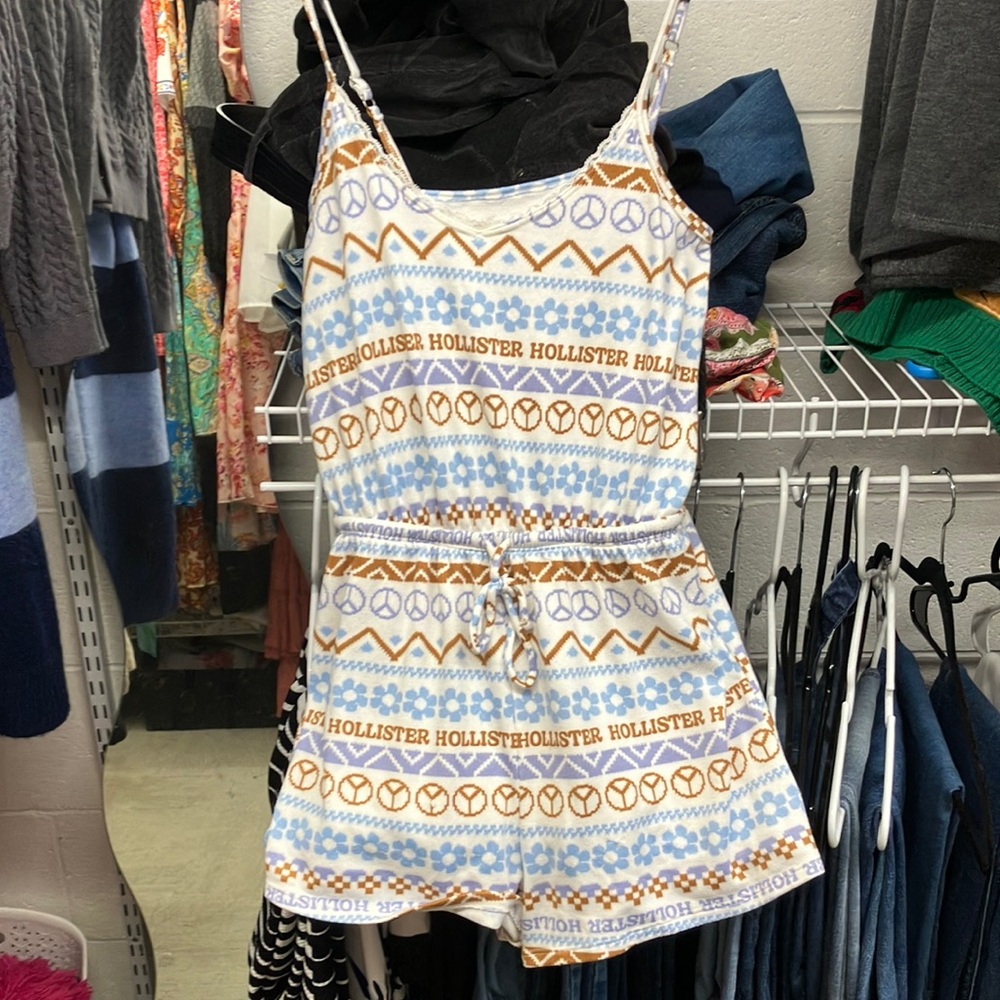 Hollister White and Tan Graphic Romper